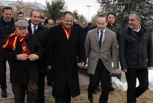  Bakan zhaseki Kayserispor'u ziyaret etti