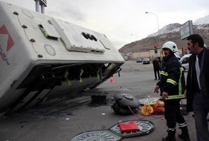 Kayseri'de ileri tayan servis midibsleri arpt: 22 yaral 