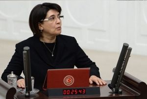 HDP Diyarbakr Milletvekili Leyla Zana gzaltna alnd!