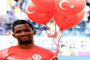 Eto'o'dan Trk bayrakl paylam