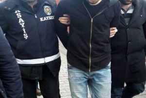 20 yandaki genci ldren 3 Suriyeli adliyede