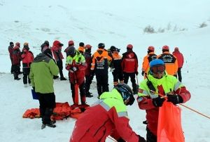 Arama kurtarma ekiplerinden gereini aratmayan  tatbikat