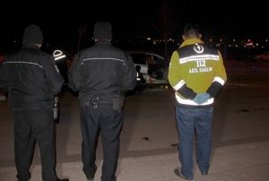  Tfekle otomobili taradlar: 1 l 1 yaral