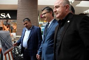 Tarm ve nsan anlatan fotoraflarn sergisi ald