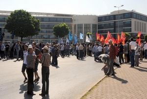 O dava yine ertelendi