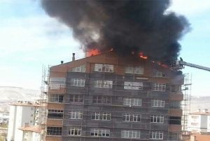 9 katl binann ats yangnda kullanlamaz hale geldi