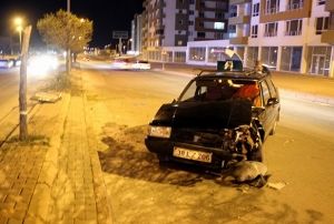Direksiyon hakimiyetini kaybetti, aaca arparak durabildi