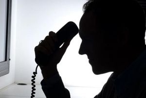 Rektrn adn kullanarak telefonla dolandrclk yaptlar