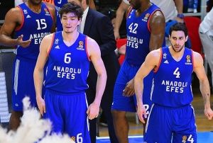 Anadolu Efes: 62 - Olympiakos: 74