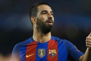 Arda Turan gazeteciye saldrd