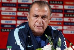 Fatih Terim'den sert aklamalar