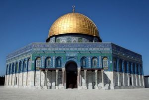 50 Yahudi renci El-Aksa Camii'ni bast