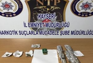 Uyuturucu tacirlerine bayramda ok operasyon