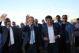Bakan Mustafa elik,