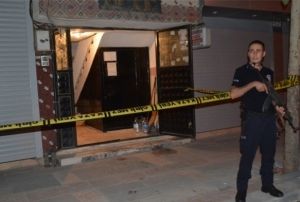 Alacak verecek kavgasnda kan akt: 3 l, 3 yaral