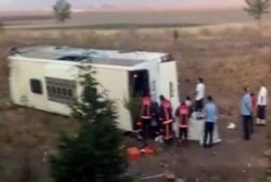 Bakentte yolcu otobs arampole utu! l ve yarallar var