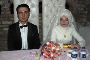 Gelin ile damada en mutlu gnlerinde ok!