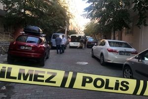 Sokak ortasnda kuyumcuyu silahla vurup 8 kilo altnla katlar