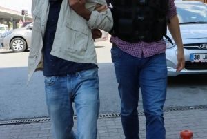 1 kilo eroinle yakalanan 2 kii hakim karsnda