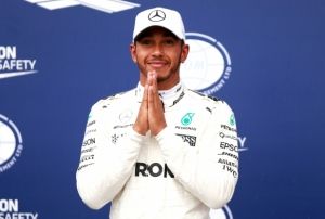 Lewis Hamilton zirvede