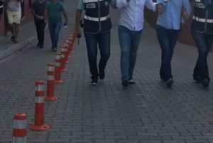 Sahte altn ve knye satarak esnaf dolandran 3 kii yakaland