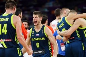 spanya bozguna urad: Slovenya finalde!