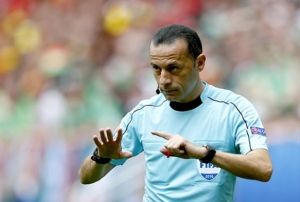 FIFA'dan Cneyt akr'a grev