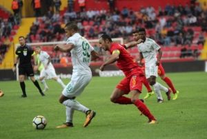 Kayserispor Zirveyi Zorluyor