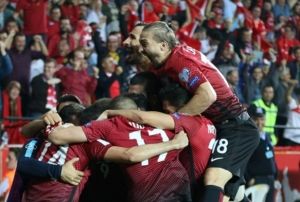 A Milli Futbol Takm, kritik zlanda virajnda