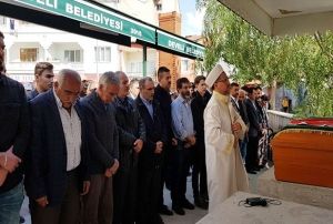  Almanya'daki trafik kazasnda len Kazm Cihan topraa verildi