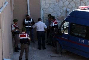 Savcy vuran polis ile ei tutukland