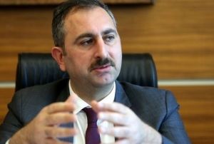 Adalet Bakan'ndan 'Metin Topuz' aklamas