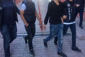  Zehir taciri 2 Afganl hakim karsnda