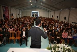 1. Kayseri Kitap Fuar 7. gnnde okuyucular arlad