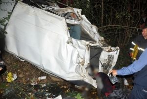 Kestane iilerini tayan ara uurumdan yuvarland: 3 l 1 yaral