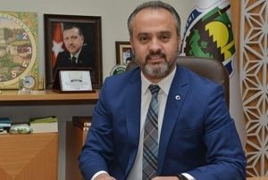 Bursa'nn yeni bakan Alinur Akta oldu