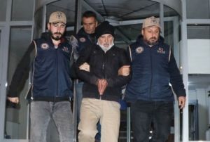 z kardeini ldren DEA'l terrist polis merkezine getirildi
