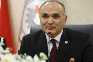 Bakan zl'den cam filmi ve yerli otomobil aklamas