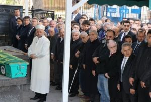 Gln vefat eden amcas son yolculuuna uurland