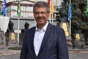 Akay, eker pancar stratejik bir rn olarak kabul edilmelidir