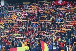 Bakan, teknik direktr ve futbolculara dava atlar