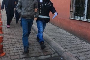 By lock'tan gzaltna alnan 3 kii hakim karsnda
