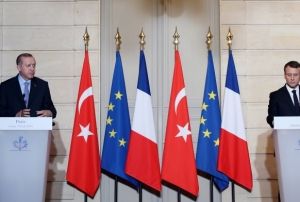 Cumhurbakan Erdoan: Trkiye AB kaplarnda bekletilecek bir lke d