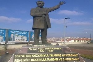 O heykel oradan kalkacak, yoksa biz kaldracaz 