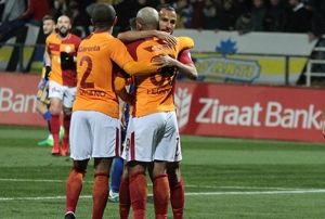 Aslan eyrek Final'de