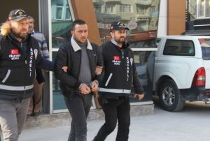 Enitesini pompal tfekle ldren zanl teslim oldu