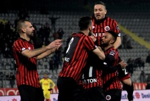 mit zat: Biz artk kendi gbeimizi kendimiz kesecek bir durumdayz