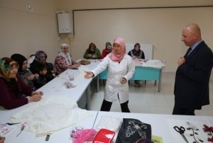 Bakan olakbayrakdar kursiyerlerin 