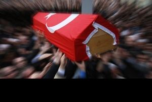 Askeri ara devrildi: 1 asker ehit oldu