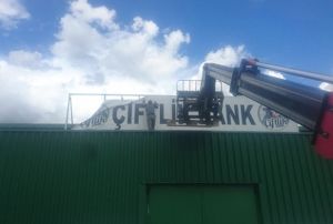 iftlik Bank tabelalar skld! Kayyum atanyor